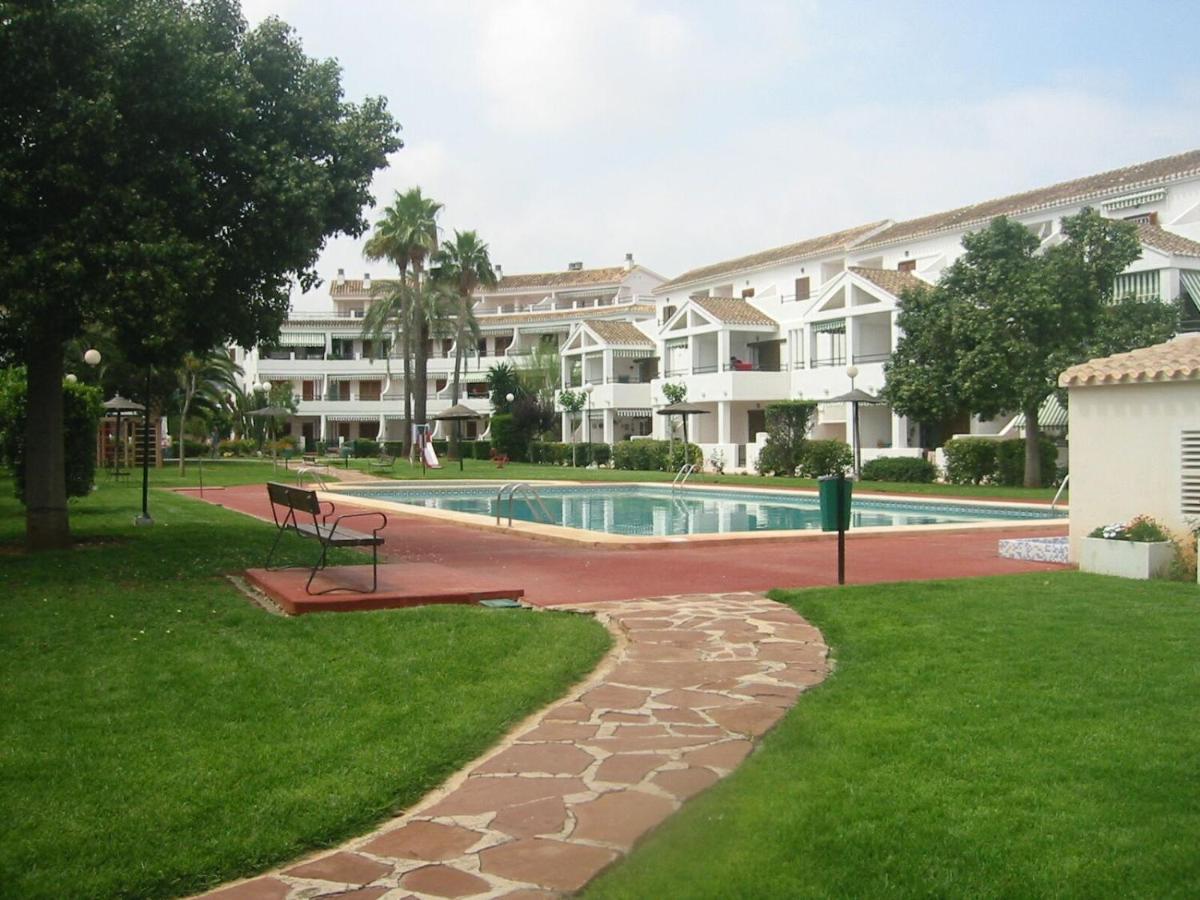 Chalet Adosado En Urbanizacion Con Precioso Jardin Denia Bagian luar foto
