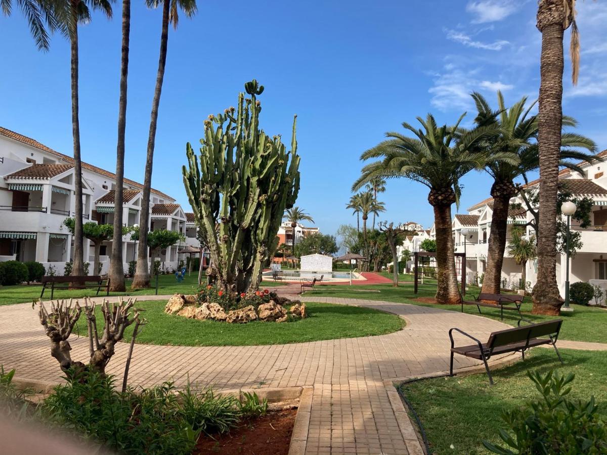 Chalet Adosado En Urbanizacion Con Precioso Jardin Denia Bagian luar foto