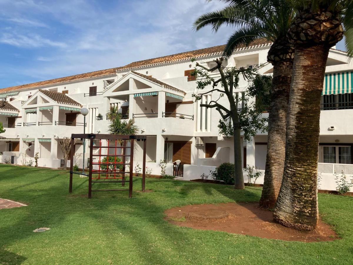 Chalet Adosado En Urbanizacion Con Precioso Jardin Denia Bagian luar foto